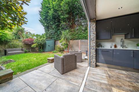 1 Amber Court, 100 Richmond Road, London, SW20 0PD