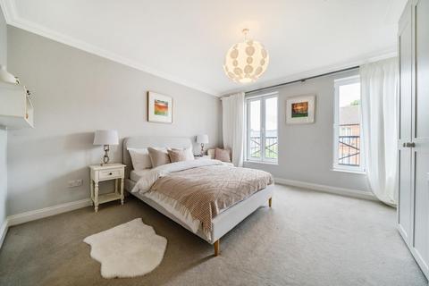 1 Amber Court, 100 Richmond Road, London, SW20 0PD