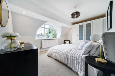 1 Amber Court, 100 Richmond Road, London, SW20 0PD