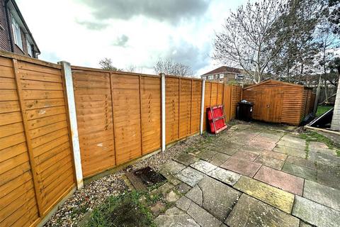 36 Oak Way, Feltham, TW14 8AS
