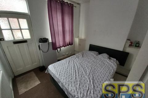2 bedroom terraced house for sale, Darnley Street, Stoke-on-Trent ST4