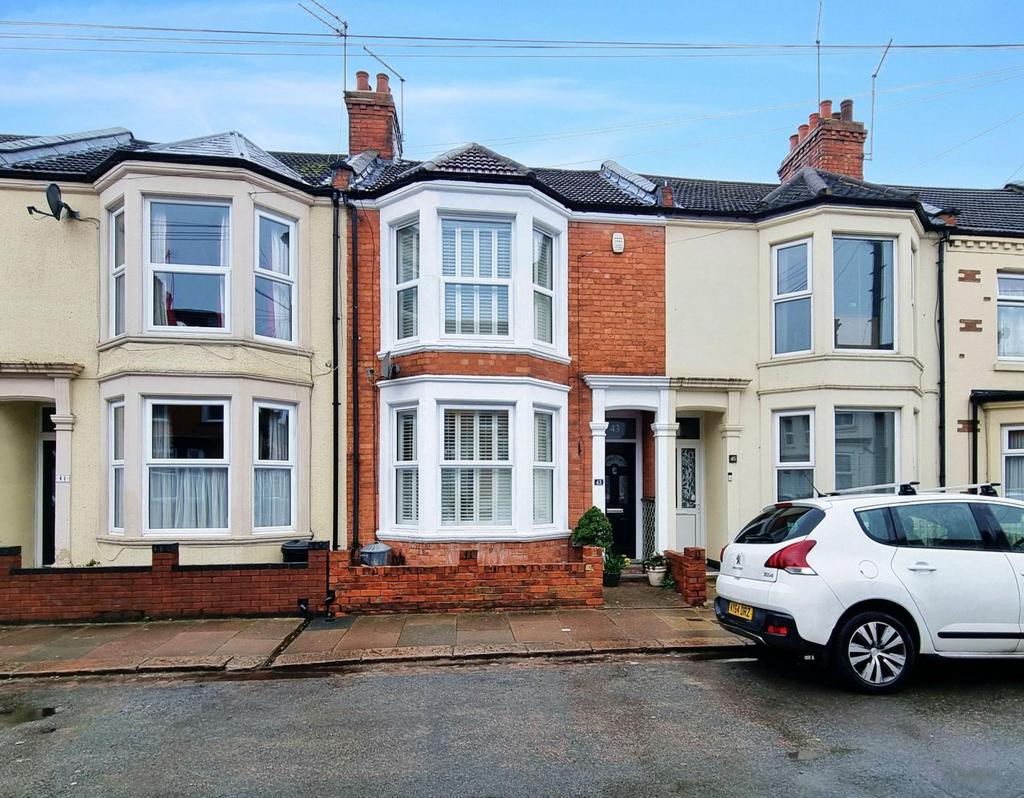 Lutterworth Road, Abington, Northampton NN1 5JR 3 bed terraced house