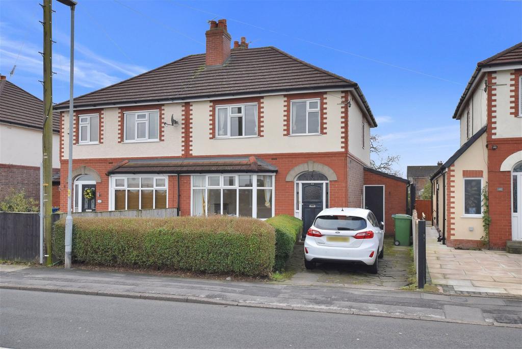 Greystone Road, Penketh, Warrington 3 bed semidetached house for sale