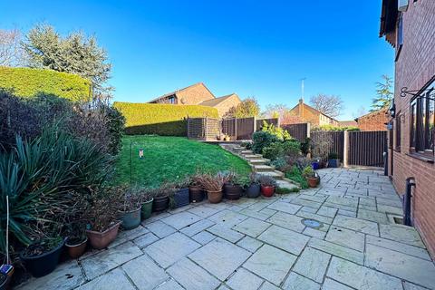 6 Barbourne Close, Solihull, B91 3TL