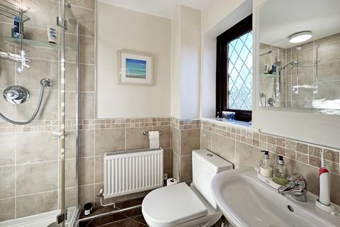 6 Barbourne Close, Solihull, B91 3TL