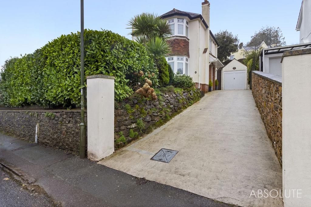 Teignmouth Road, Torquay, TQ1 3 bed detached house for sale £450,000