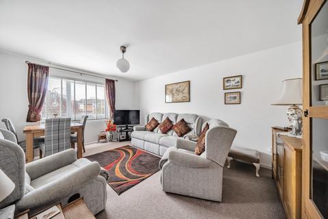 4 Melville Close, Ickenham, Uxbridge, UB10 8TY