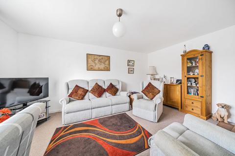 4 Melville Close, Ickenham, Uxbridge, UB10 8TY