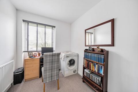 4 Melville Close, Ickenham, Uxbridge, UB10 8TY