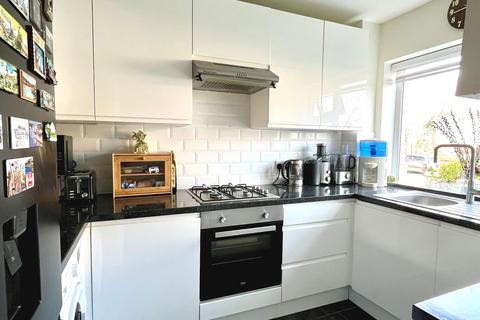 27 May Close, Chessington, KT9 2AP