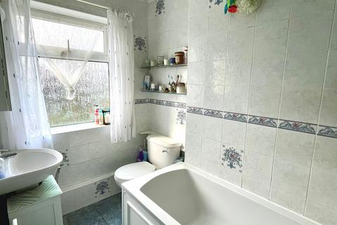 27 May Close, Chessington, KT9 2AP