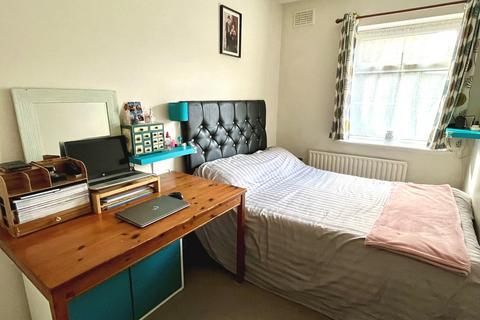 27 May Close, Chessington, KT9 2AP