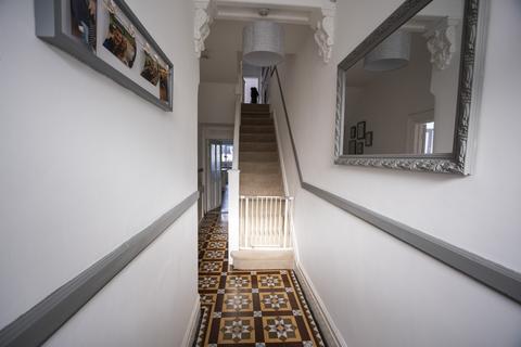 201 Gladstone Road, Barry, CF62 8NB