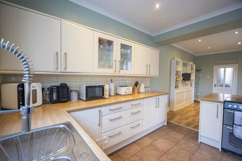 201 Gladstone Road, Barry, CF62 8NB
