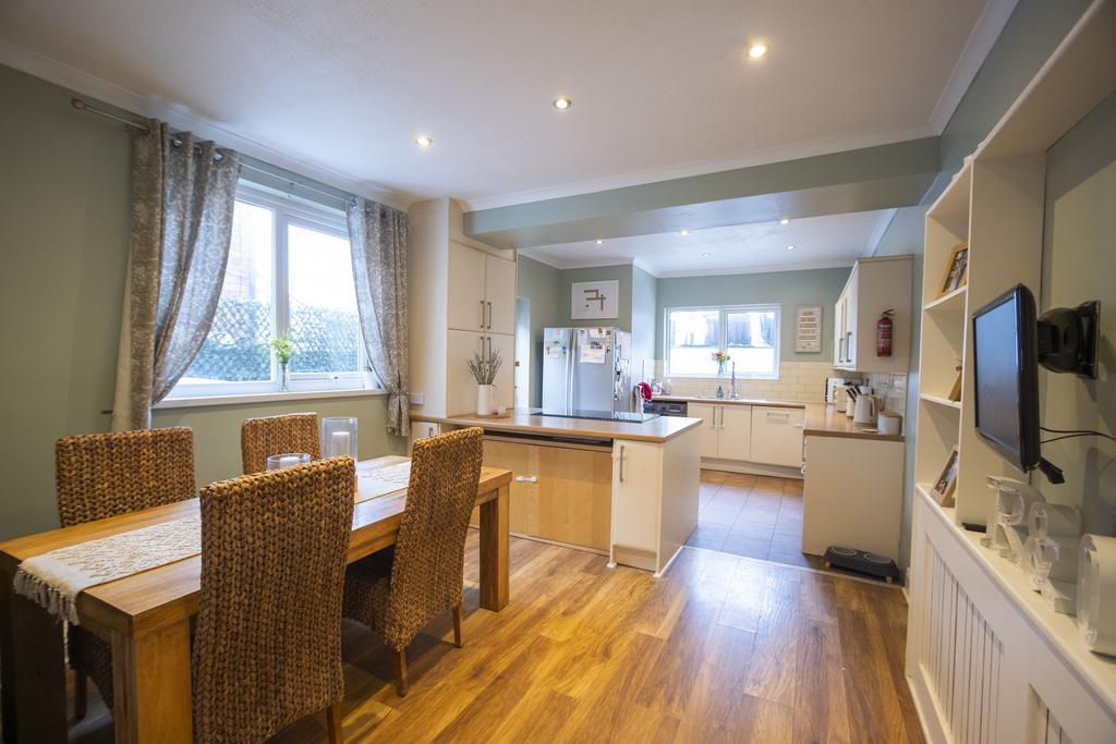 Kitchen diner