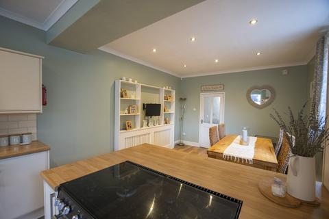 201 Gladstone Road, Barry, CF62 8NB