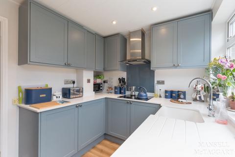 25 Copse Close, East Grinstead, RH19 3EF