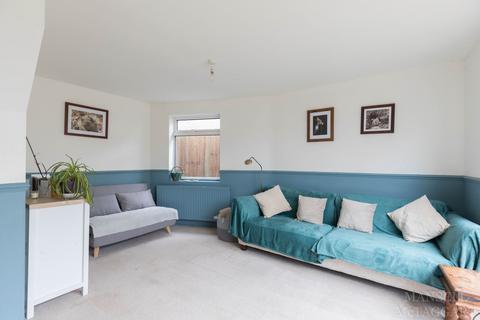 25 Copse Close, East Grinstead, RH19 3EF