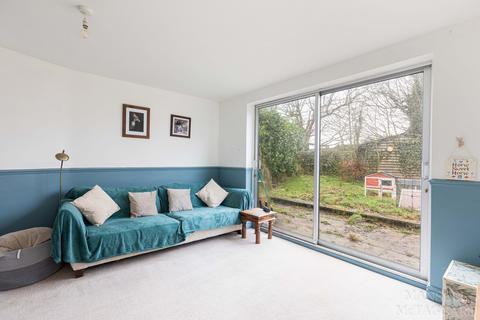 25 Copse Close, East Grinstead, RH19 3EF