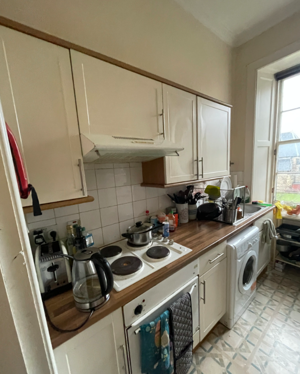 2260L East Preston Street, Edinburgh, EH8 9QB 3 bed flat £2,085 pcm