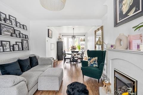 20 Commissioners Road, Strood, Rochester, ME2 4EB