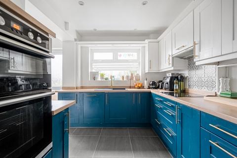 20 Commissioners Road, Strood, Rochester, ME2 4EB