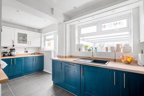 20 Commissioners Road, Strood, Rochester, ME2 4EB