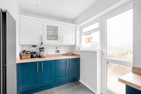 20 Commissioners Road, Strood, Rochester, ME2 4EB