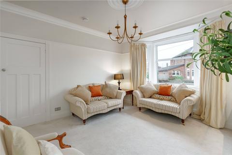 14 Carrick Crescent, Giffnock, Glasgow, G46 6PP