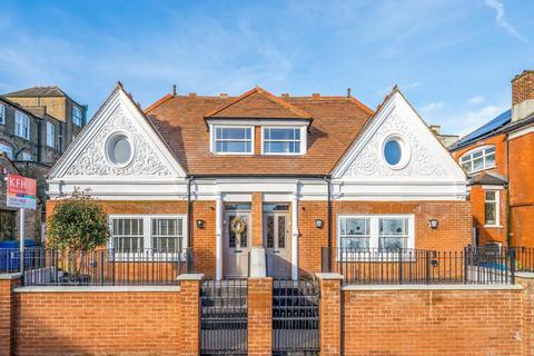 1a Queensthorpe Mews, London, SE26 4PN