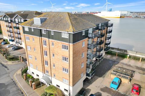 2 bedroom apartment to rent - Baltic Wharf, Clifton Marine Parade, Gravesend, Kent, DA11 0DH