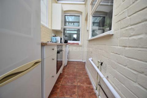 1 bedroom in a house share to rent, Liverpool Road, Reading