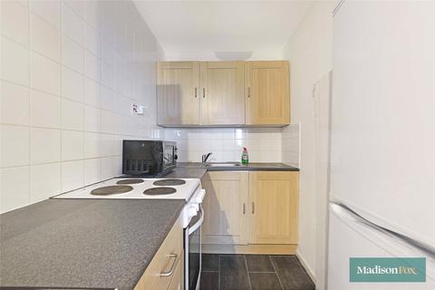 Studio for sale, Tamar Square, Woodford Green IG8