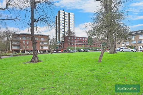 Studio for sale, Tamar Square, Woodford Green IG8