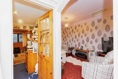 2 bedroom bungalow for sale - 15 Burden Road, Wirral, Merseyside, CH46 6BG