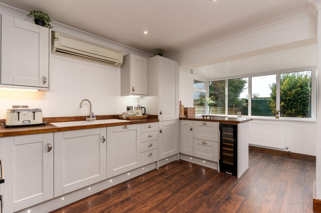 Open Plan Kitchen Dining Area