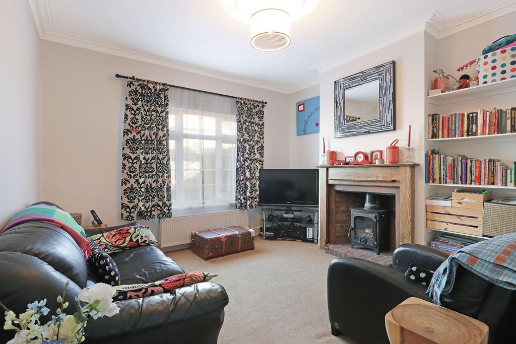 Lower Queens Road, Buckhurst Hill, IG9 2 bed semidetached house for