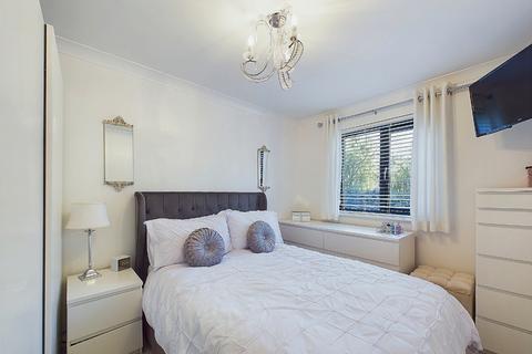 1 bedroom apartment for sale - Winston Close, Greenhithe DA9