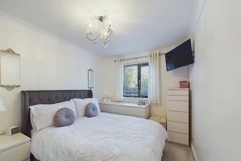 1 bedroom apartment for sale, Winston Close, Greenhithe DA9