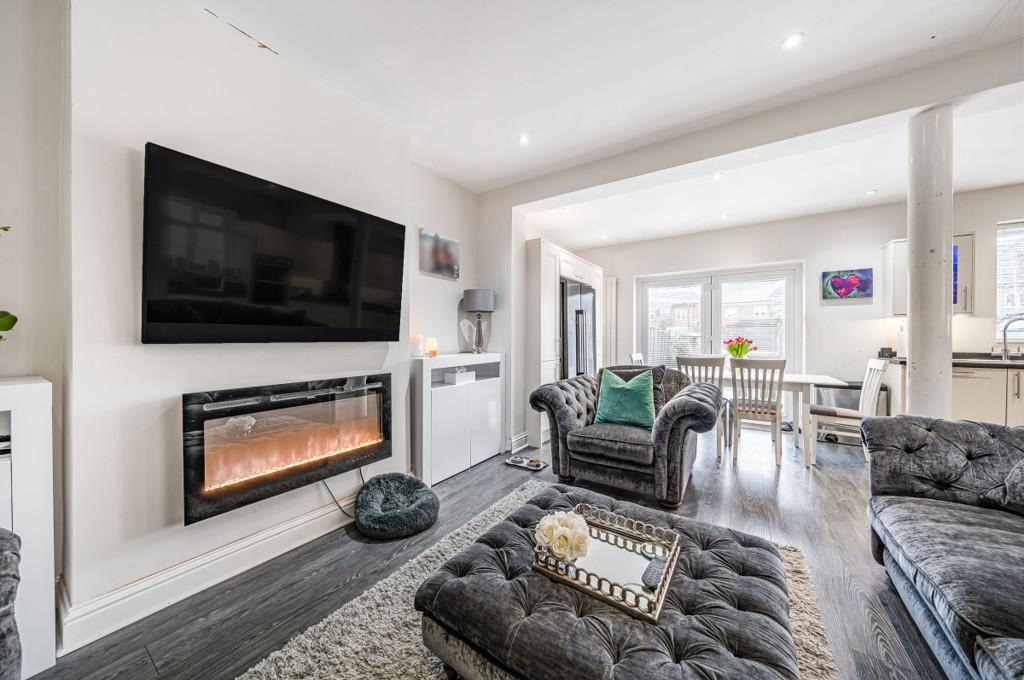 Avery Hill Road, London 5 bed semidetached house for sale £660,000