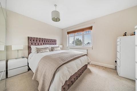 138 Avery Hill Road, London, SE9 2EY