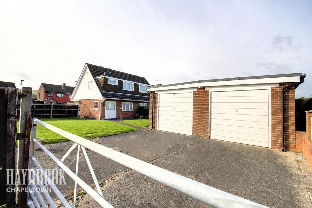 Oak Lodge Road, High Green 3 bed semidetached house for sale £260,000