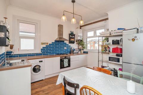 2 bedroom flat for sale, Imperial Avenue, Westcliff-on-sea, SS0