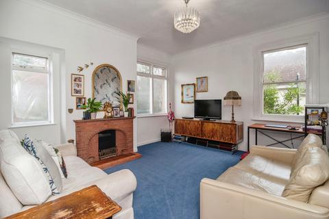 2 bedroom flat for sale, Imperial Avenue, Westcliff-on-sea, SS0