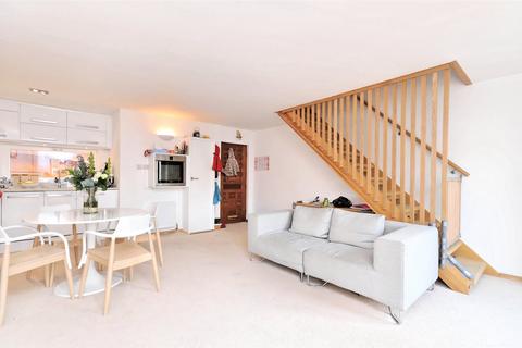 2 bedroom mews for sale, Mews Street, London, E1W