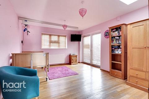 89 Akeman Street, Cambridge, CB4 3HE