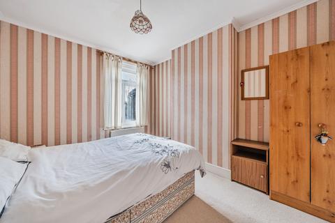 69 Chaldon Road, Caterham, CR3 5PG