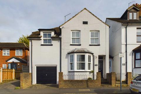 4 bedroom detached house for sale, Crescent Road, Old Town