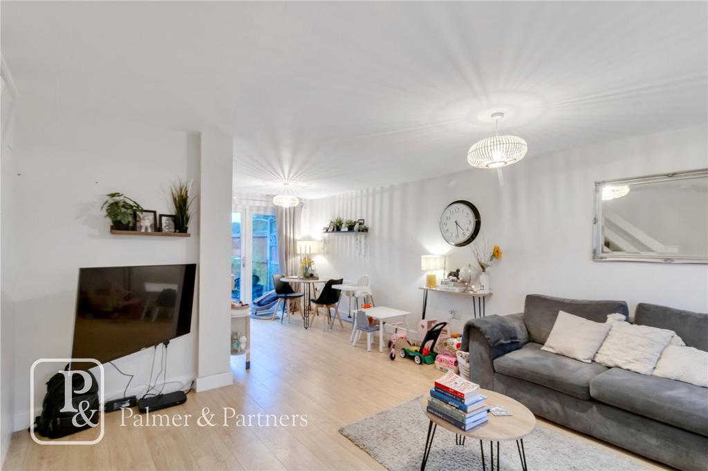 Wyndham Close, Colchester, Essex, CO2 3 bed terraced house for sale £