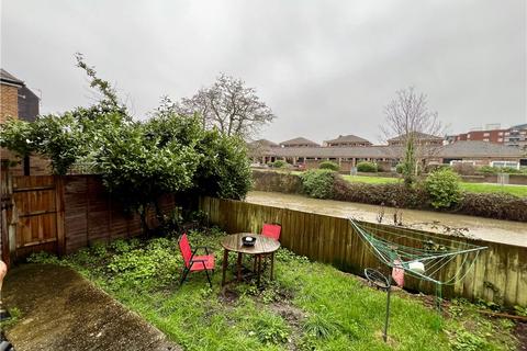15 Walnut Tree Close, Guildford, GU1 4UL